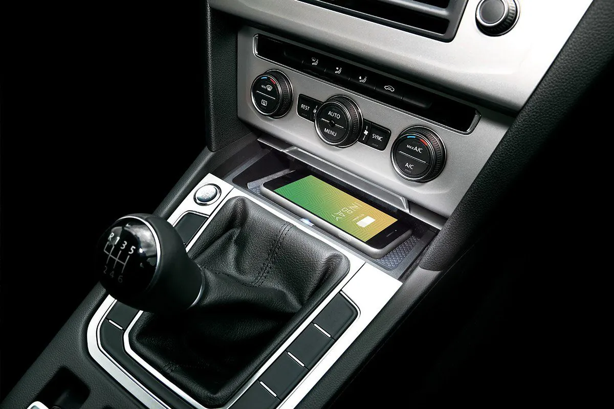 Bežični punjač za Volkswagen Arteon/Passat 10W